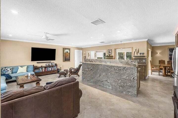 Active With Contract: $7,000 (3 beds, 2 baths, 1970 Square Feet)