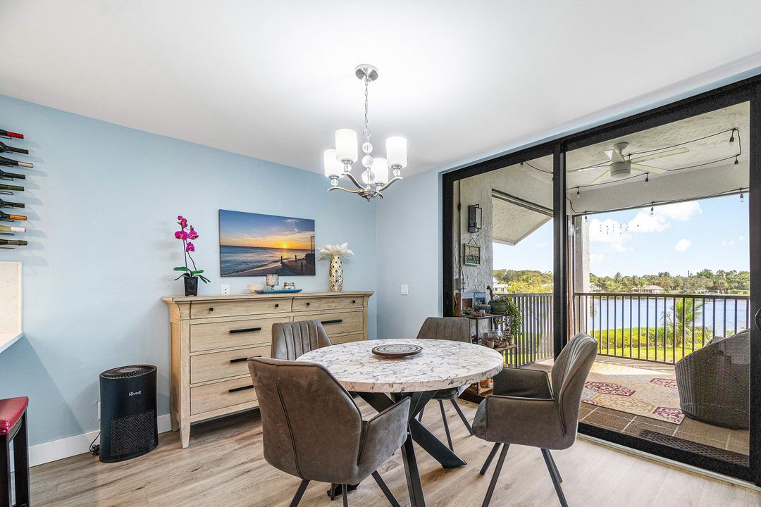 Activo con contrato: $835,000 (3 camas, 3 baños, 2368 Pies cuadrados)