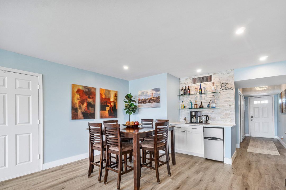 Activo con contrato: $835,000 (3 camas, 3 baños, 2368 Pies cuadrados)