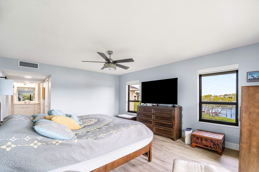 Activo con contrato: $835,000 (3 camas, 3 baños, 2368 Pies cuadrados)