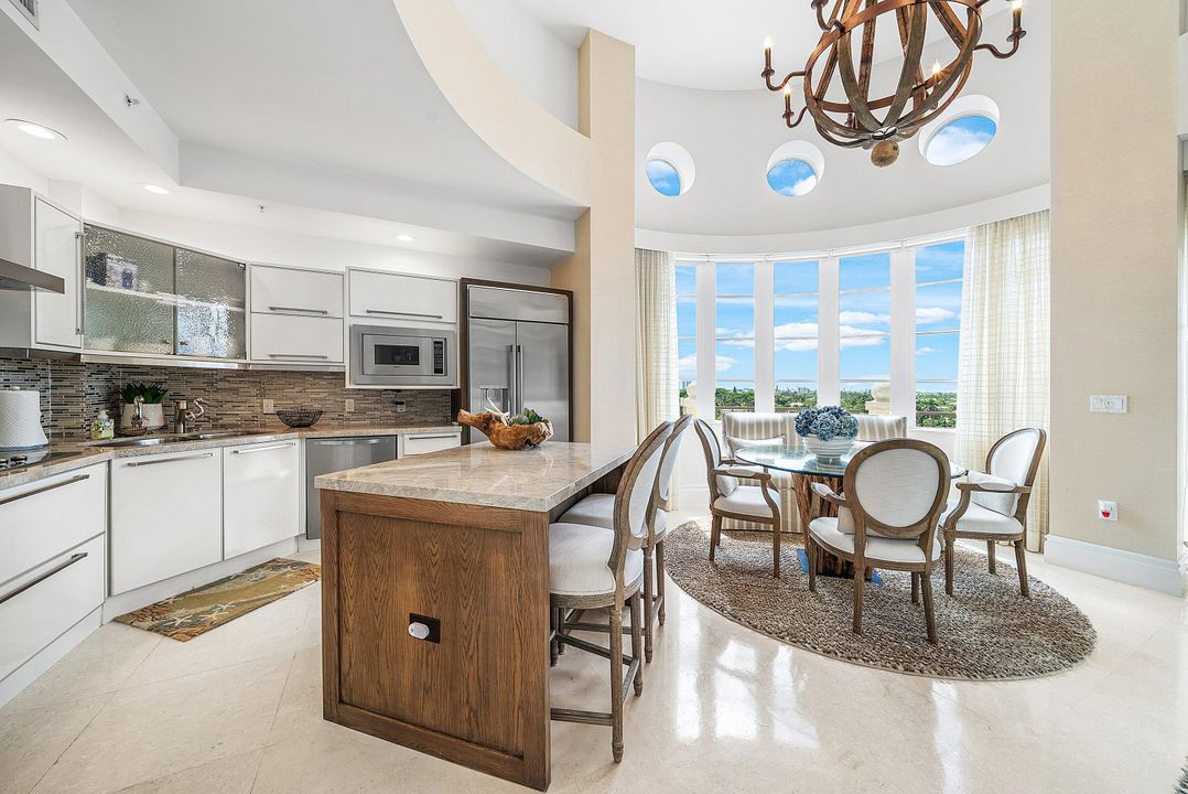 На продажу: $2,100,000 (3 спален, 2 ванн, 2210 Квадратных фут)