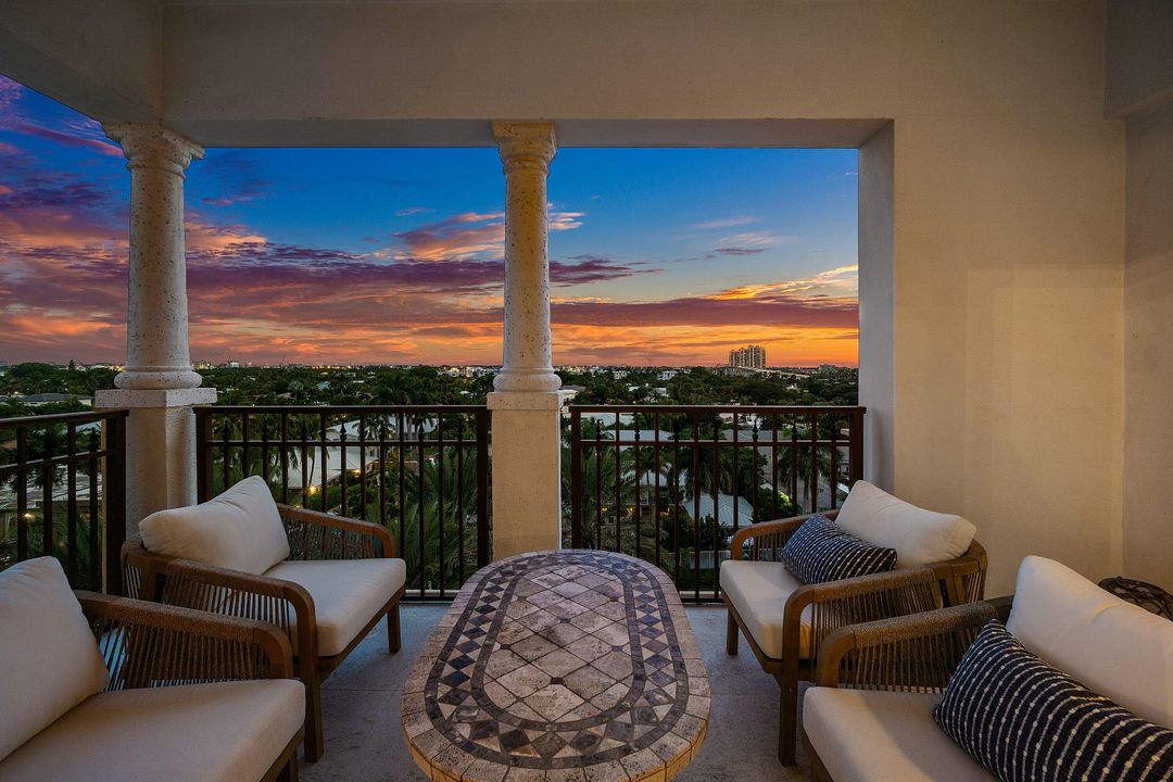 На продажу: $2,100,000 (3 спален, 2 ванн, 2210 Квадратных фут)