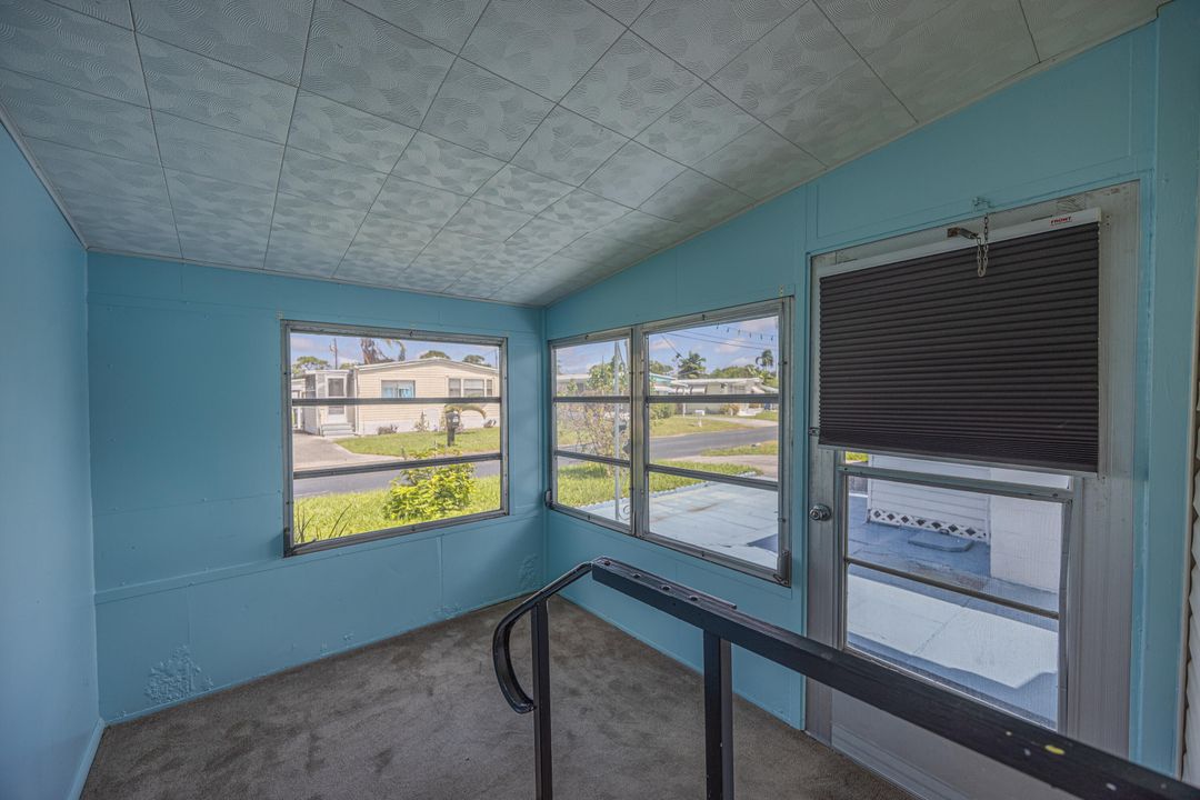 待售: $94,000 (2 贝兹, 2 浴室, 950 平方英尺)