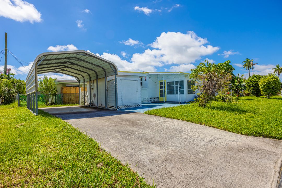 待售: $94,000 (2 贝兹, 2 浴室, 950 平方英尺)