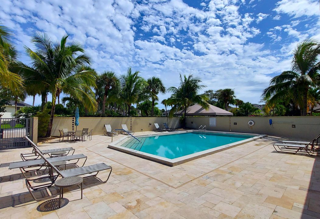 Activo con contrato: $835,000 (3 camas, 3 baños, 2368 Pies cuadrados)