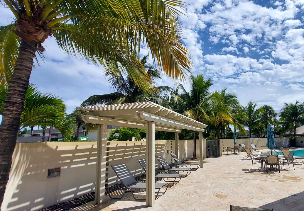 Activo con contrato: $835,000 (3 camas, 3 baños, 2368 Pies cuadrados)