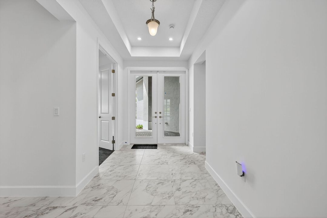 Activo con contrato: $3,400 (3 camas, 2 baños, 2102 Pies cuadrados)