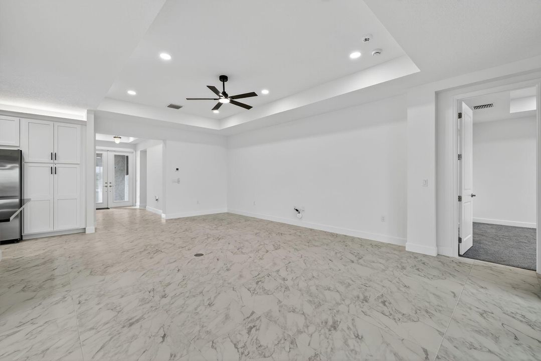 Activo con contrato: $3,400 (3 camas, 2 baños, 2102 Pies cuadrados)