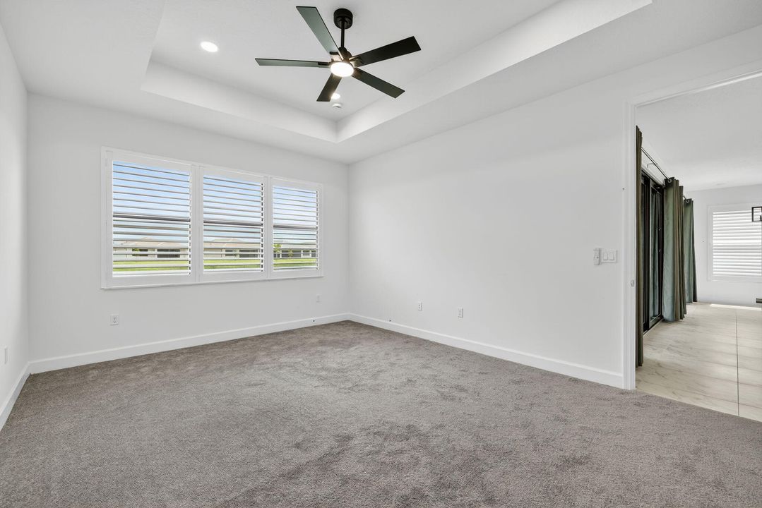 Activo con contrato: $3,400 (3 camas, 2 baños, 2102 Pies cuadrados)