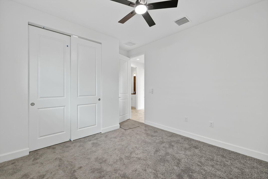 Activo con contrato: $3,400 (3 camas, 2 baños, 2102 Pies cuadrados)