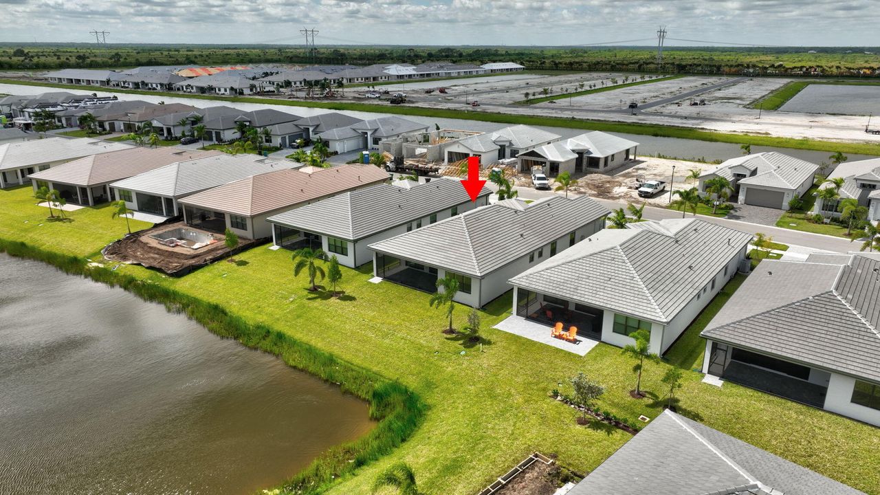 Activo con contrato: $3,400 (3 camas, 2 baños, 2102 Pies cuadrados)