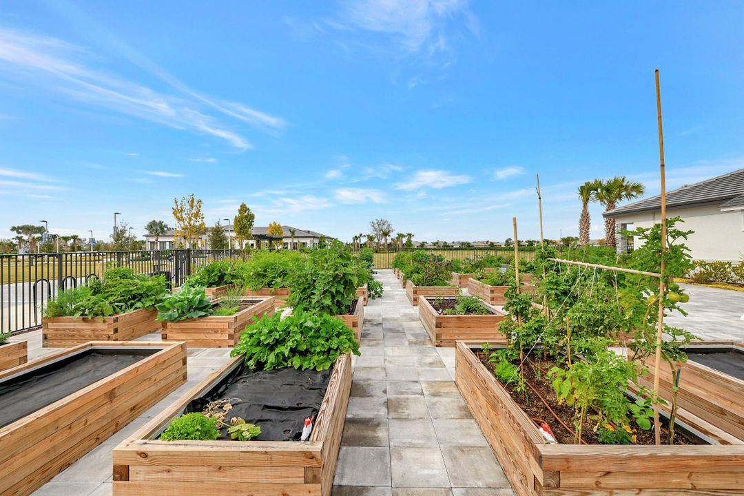 Activo con contrato: $3,400 (3 camas, 2 baños, 2102 Pies cuadrados)