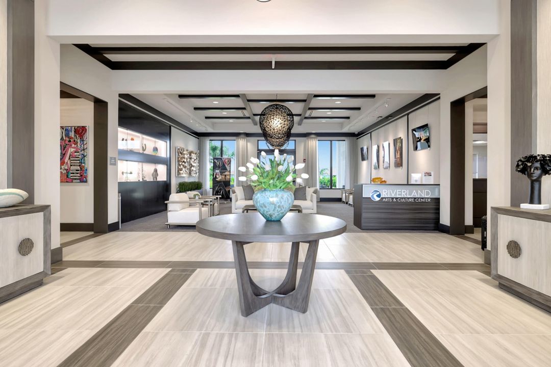 Activo con contrato: $3,400 (3 camas, 2 baños, 2102 Pies cuadrados)