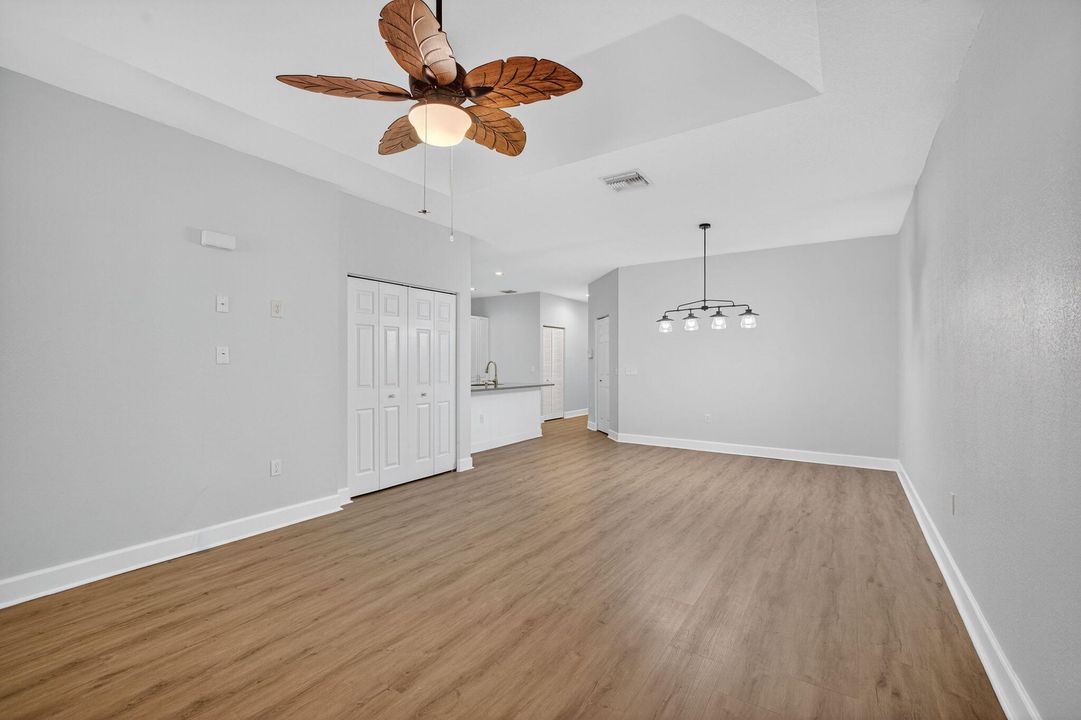 Activo con contrato: $1,800 (2 camas, 2 baños, 1330 Pies cuadrados)