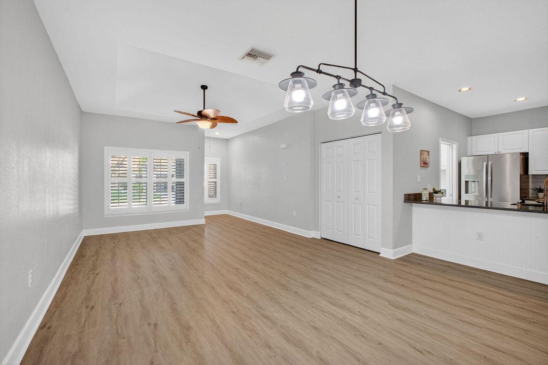 Activo con contrato: $1,800 (2 camas, 2 baños, 1330 Pies cuadrados)