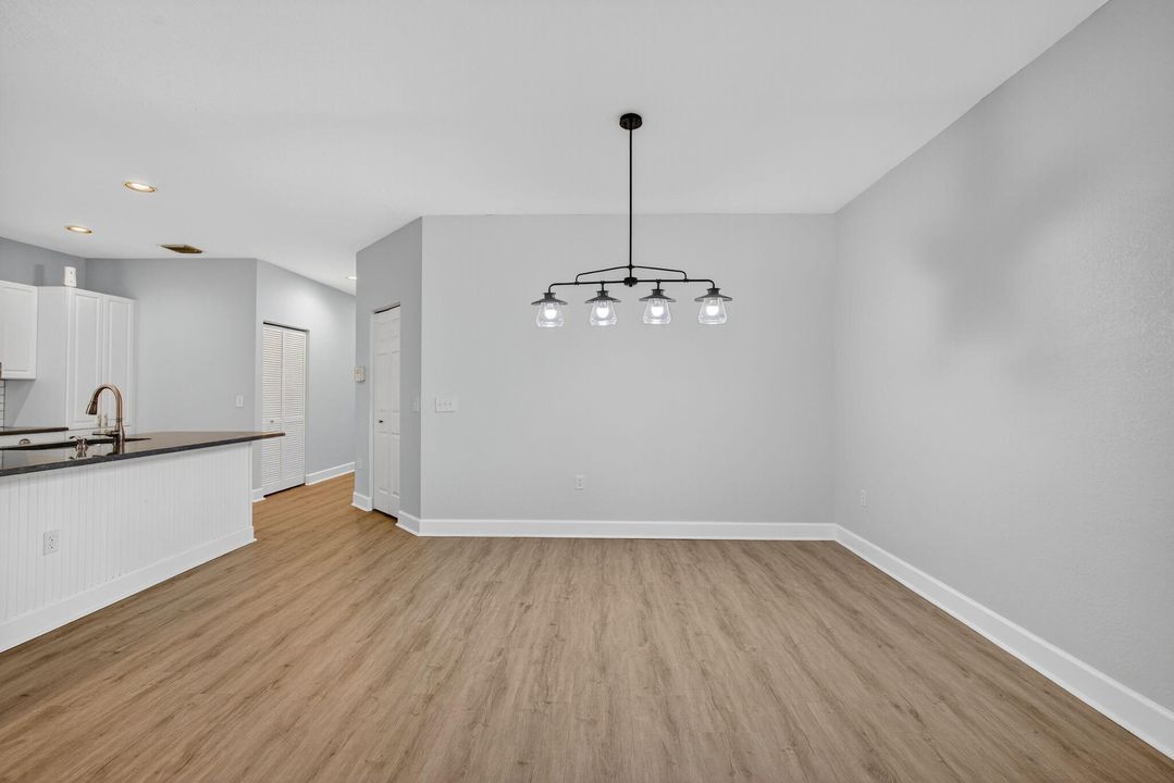 Activo con contrato: $1,800 (2 camas, 2 baños, 1330 Pies cuadrados)