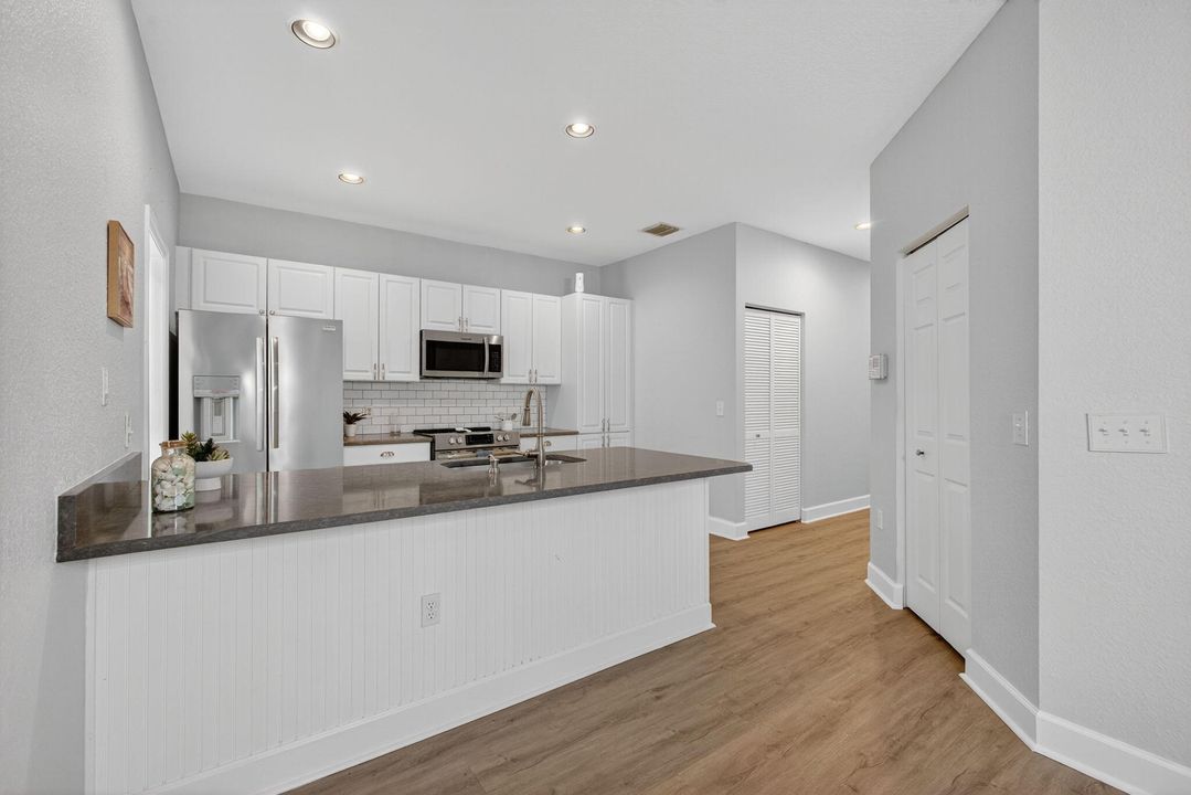 Activo con contrato: $1,800 (2 camas, 2 baños, 1330 Pies cuadrados)