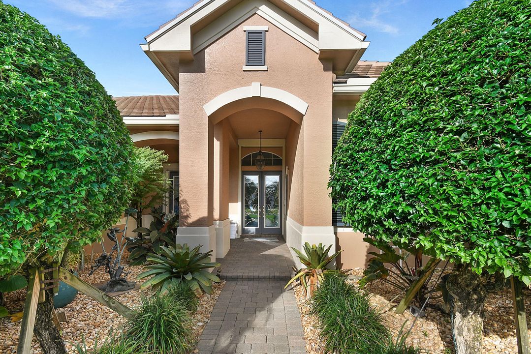 En Venta: $1,490,000 (5 camas, 3 baños, 4089 Pies cuadrados)