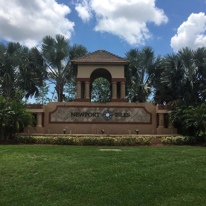 Recently Rented: $2,850 (4 beds, 2 baths, 2669 Square Feet)