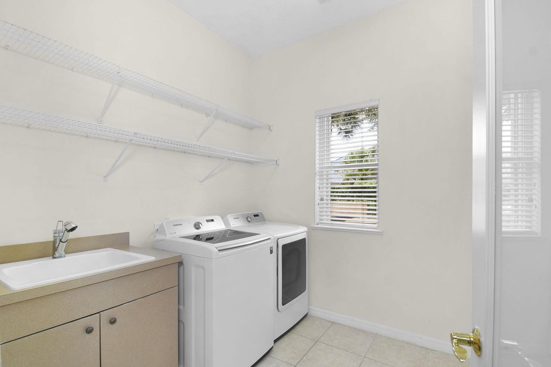 En Venta: $1,490,000 (5 camas, 3 baños, 4089 Pies cuadrados)