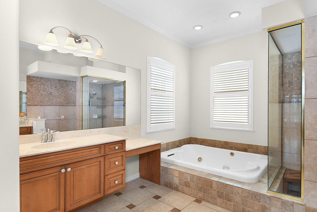 En Venta: $1,490,000 (5 camas, 3 baños, 4089 Pies cuadrados)