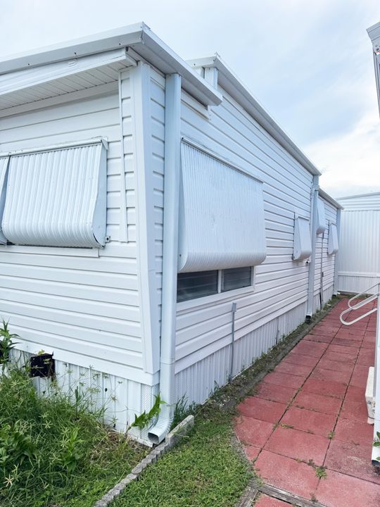 На продажу: $290,000 (1 спален, 1 ванн, 320 Квадратных фут)