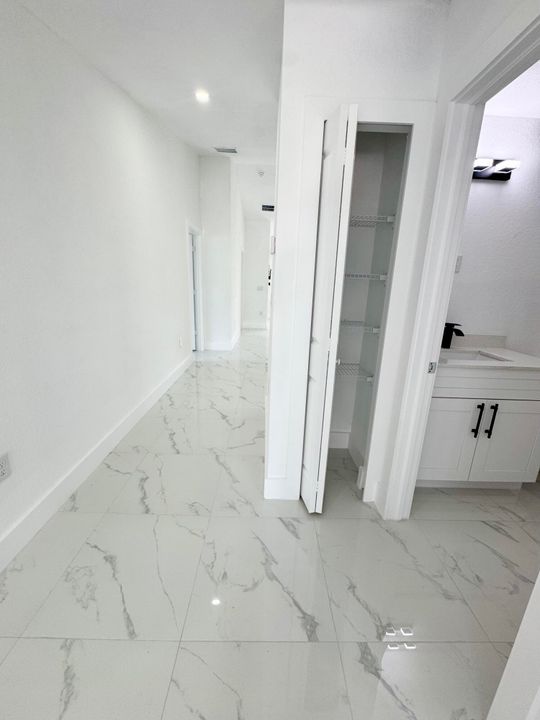 В аренду: $2,000 (3 спален, 2 ванн, 2388 Квадратных фут)