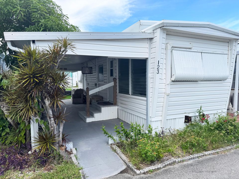 На продажу: $290,000 (1 спален, 1 ванн, 320 Квадратных фут)