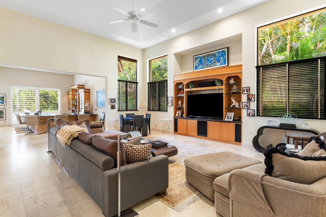 En Venta: $5,099,000 (5 camas, 5 baños, 5265 Pies cuadrados)