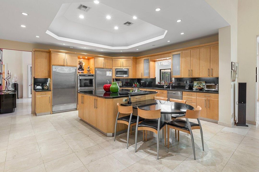 En Venta: $5,099,000 (5 camas, 5 baños, 5265 Pies cuadrados)