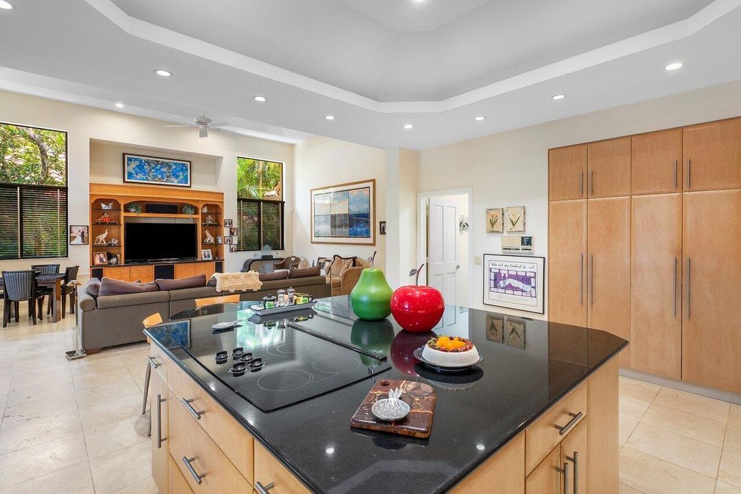 En Venta: $5,099,000 (5 camas, 5 baños, 5265 Pies cuadrados)