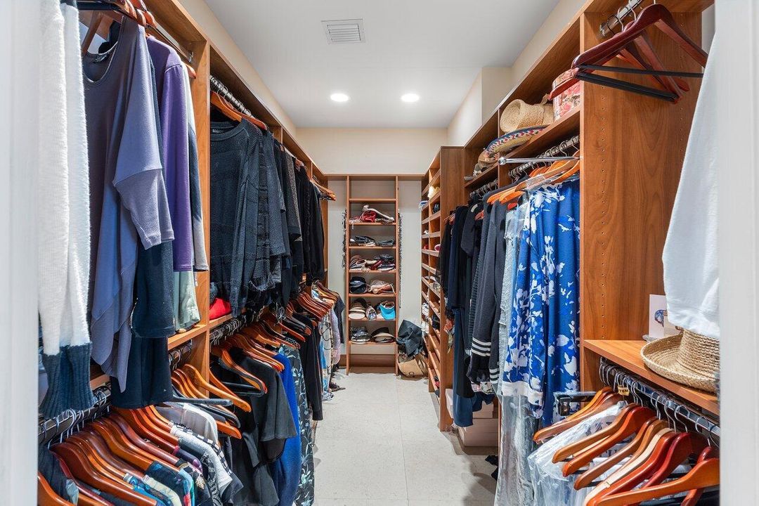 En Venta: $5,099,000 (5 camas, 5 baños, 5265 Pies cuadrados)