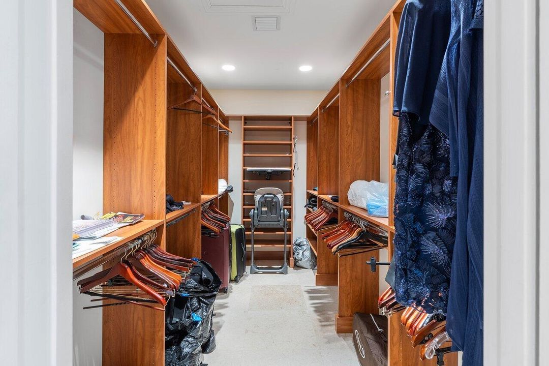 En Venta: $5,099,000 (5 camas, 5 baños, 5265 Pies cuadrados)