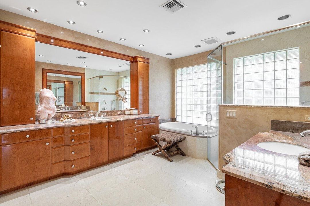 En Venta: $5,099,000 (5 camas, 5 baños, 5265 Pies cuadrados)