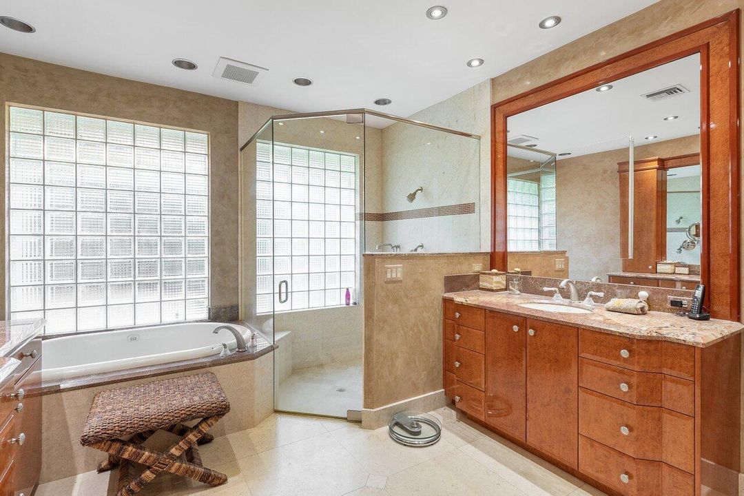 En Venta: $5,099,000 (5 camas, 5 baños, 5265 Pies cuadrados)