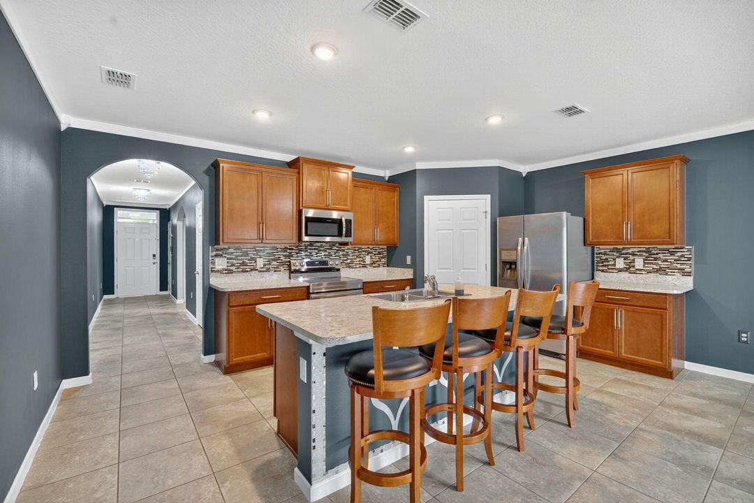 Activo con contrato: $362,000 (4 camas, 2 baños, 1846 Pies cuadrados)