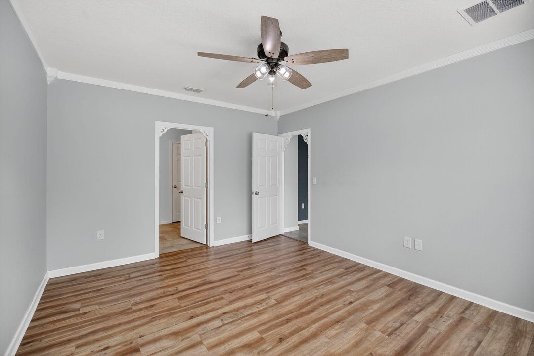 Activo con contrato: $362,000 (4 camas, 2 baños, 1846 Pies cuadrados)