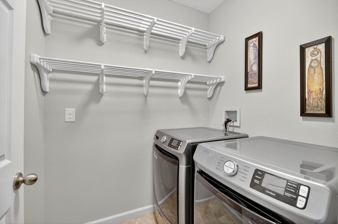 Activo con contrato: $362,000 (4 camas, 2 baños, 1846 Pies cuadrados)