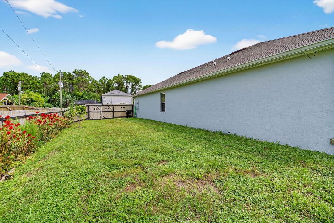 Activo con contrato: $362,000 (4 camas, 2 baños, 1846 Pies cuadrados)