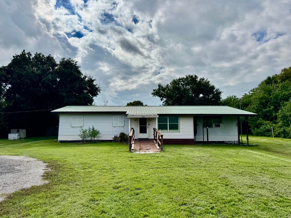 Recently Sold: $327,000 (3 beds, 2 baths, 1500 Square Feet)