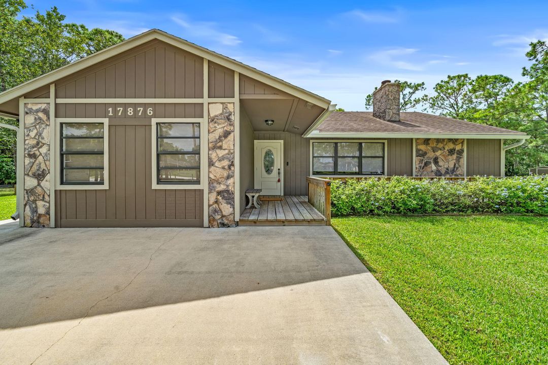 Active With Contract: $619,900 (3 beds, 2 baths, 1397 Square Feet)