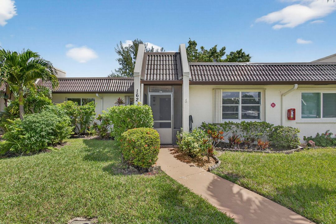 Recently Sold: $175,000 (2 beds, 2 baths, 1097 Square Feet)