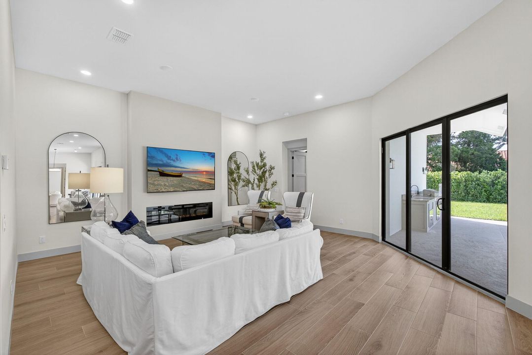 For Sale: $2,700,000 (4 beds, 4 baths, 3481 Square Feet)