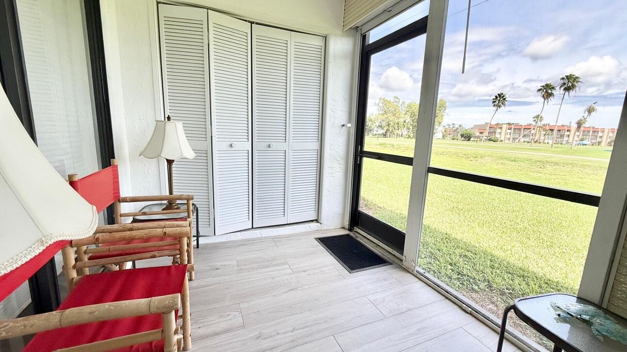 合同活跃: $2,800 (2 贝兹, 2 浴室, 1186 平方英尺)