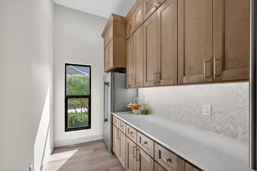 For Sale: $2,700,000 (4 beds, 4 baths, 3481 Square Feet)