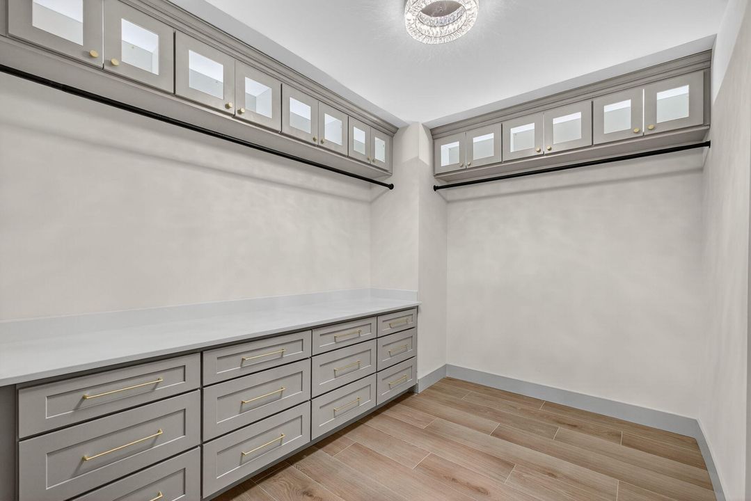 For Sale: $2,700,000 (4 beds, 4 baths, 3481 Square Feet)