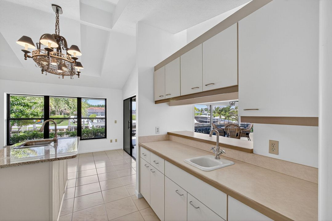 待售: $1,662,500 (3 贝兹, 2 浴室, 2384 平方英尺)