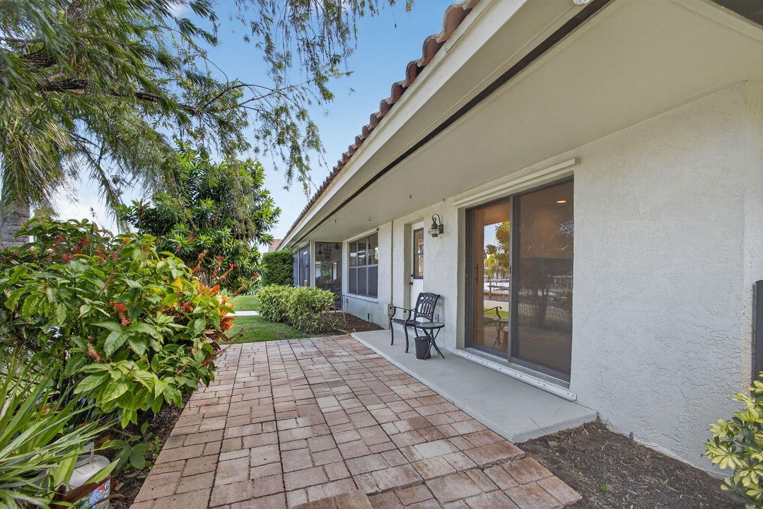 待售: $1,662,500 (3 贝兹, 2 浴室, 2384 平方英尺)