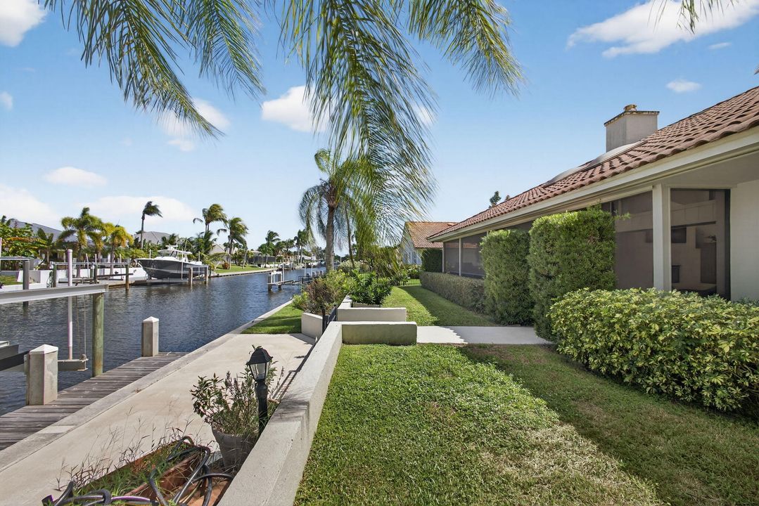 待售: $1,662,500 (3 贝兹, 2 浴室, 2384 平方英尺)