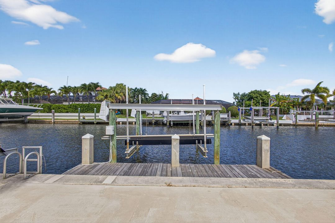 待售: $1,662,500 (3 贝兹, 2 浴室, 2384 平方英尺)